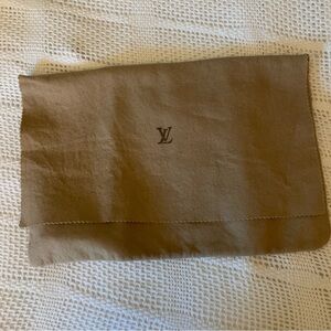 Louis Vuitton Vintage thick flap dust bag - Authentic